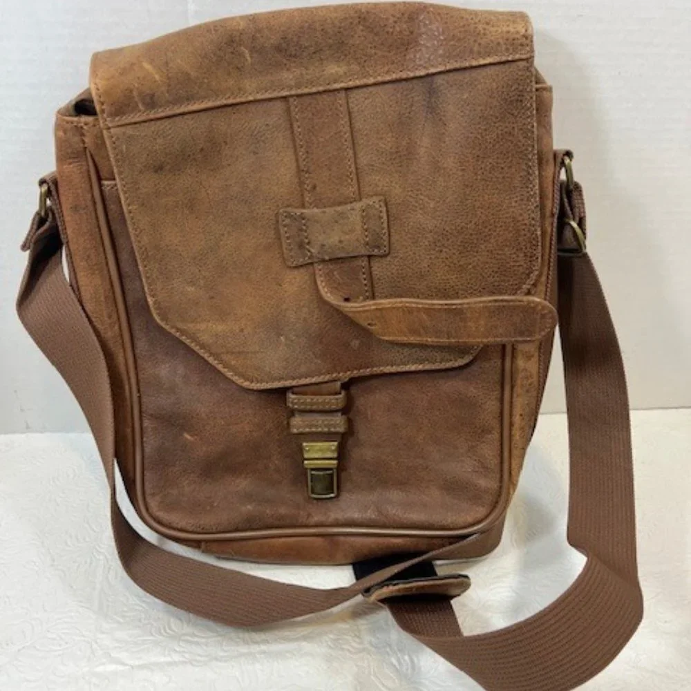 VTG Wilsons Genuine Brown Leather Thunder Leather Tablet Messenger Bag 9x3x10